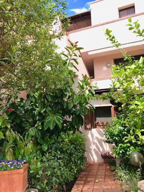 Porto Rotondo Lovely Apartment ภายนอก รูปภาพ